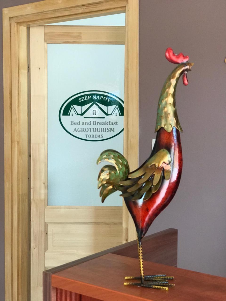 Szep Napot Vendeghaz Hotel Tordas Ngoại thất bức ảnh
